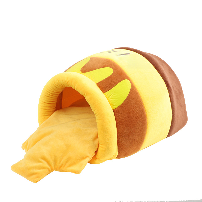 Washable Cozy Winter Cat Bed
